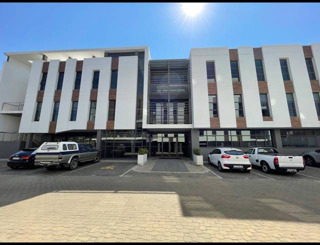 119.50M² OFFICE TO LET IN BRYANSTON